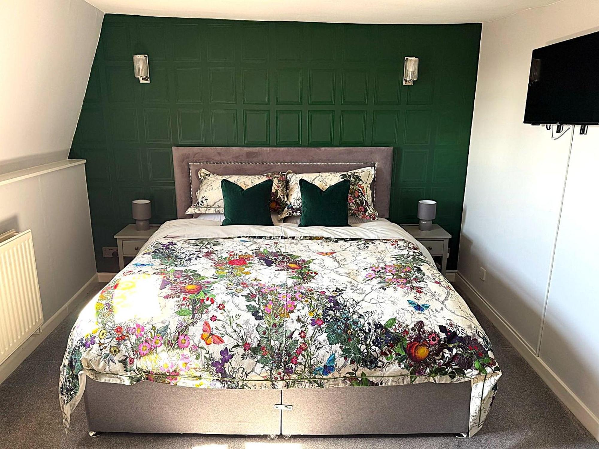 Hotel The White Hart Atworth Zewnętrze zdjęcie