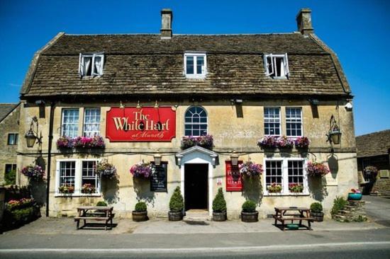Hotel The White Hart Atworth Zewnętrze zdjęcie