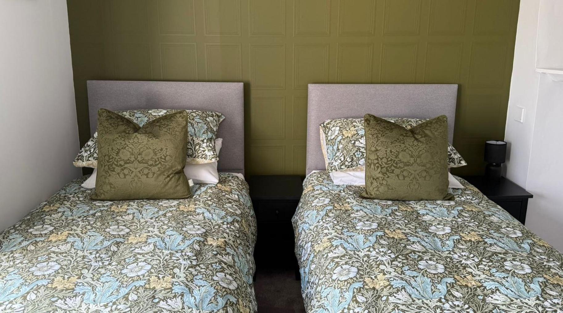 Hotel The White Hart Atworth Zewnętrze zdjęcie